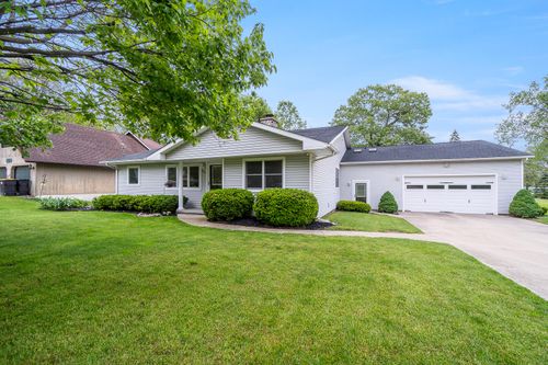 121 Bennington Ln, Brooklyn, MI, 49230-9752 | Card Image