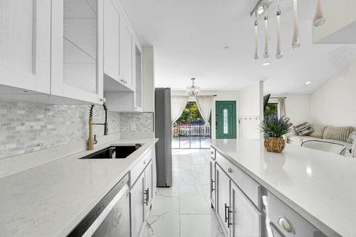 9056 Green Meadows Way, Palm Beach Gardens, FL, 33418-5742 | Card Image