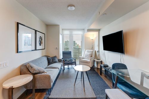 1011-38 Monte Kwinter Crt, North York, ON, M3H0E2 | Card Image