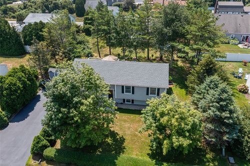 14 Davisville Ln, Narragansett, RI, 02882-4835 | Card Image