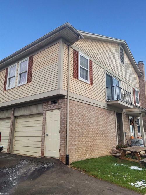 34720 E Lake Dr, Harrison Township, MI, 48045-3327 | Card Image