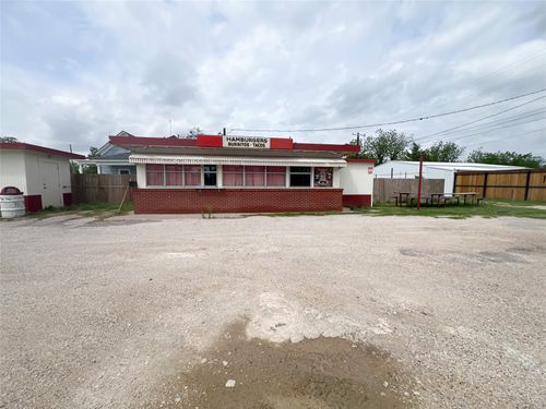 302 E Omega Street, Henrietta, TX, 76365 | Card Image
