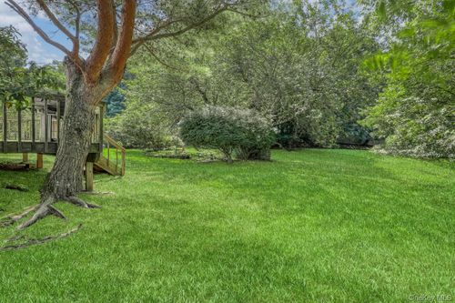 3 Macintosh Ln, Monsey, NY, 10952-1637 | Card Image