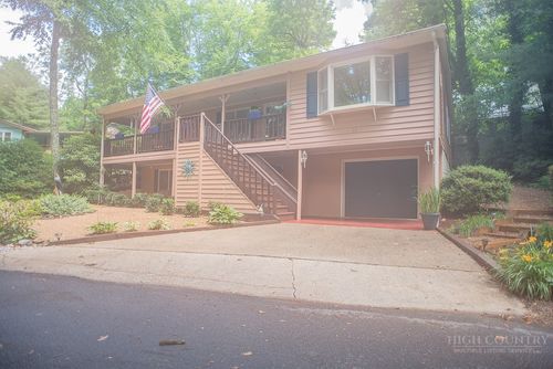 60 Pine View Rd, Newland, NC, 28657-8427 | Card Image