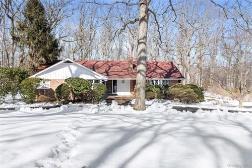 15 Springwood Path, Syosset, NY, 11791-1304 | Card Image