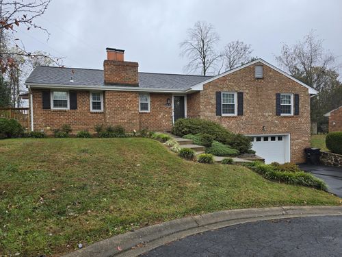 4636 Foxhall Cir, Roanoke, VA, 24018-2916 | Card Image