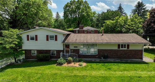 12460 Amber Cir Nw, Uniontown, OH, 44685-8403 | Card Image