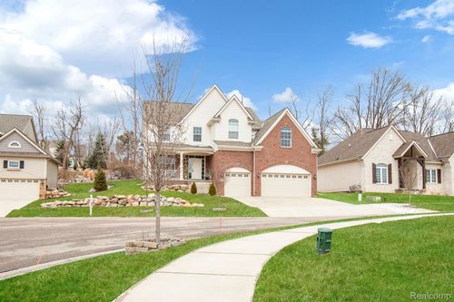 549 Napa Valley Dr, Milford, MI, 48381-1055 | Card Image