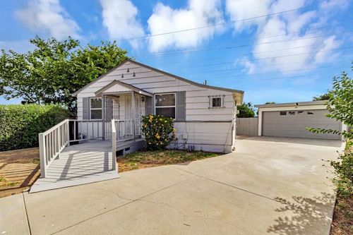 454 Daisy Ln, East Palo Alto, CA, 94303-2035 | Card Image