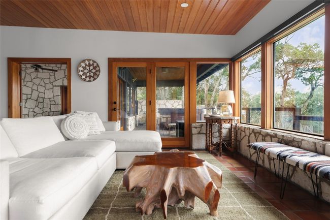 19745 Lakehurst Loop, House other with 2 bedrooms, 2 bathrooms and null parking in Spicewood TX | Image 16