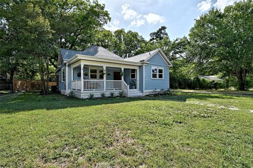 325 S Frio St, Lockhart, TX, 78644-2612 | Card Image