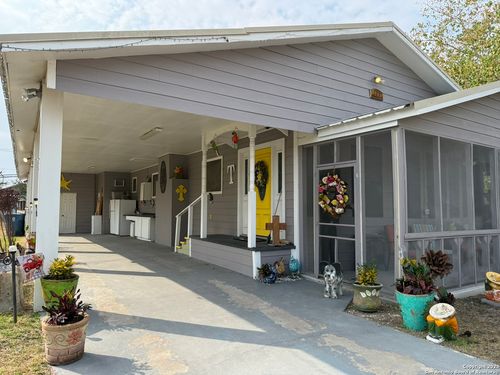 508 E Thornton St, Three Rivers, TX, 78071 | Card Image