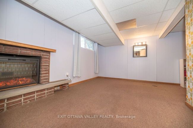 8 Sumac Crt, House other with 4 bedrooms, 2 bathrooms and 3 parking in Deep River ON | Image 25