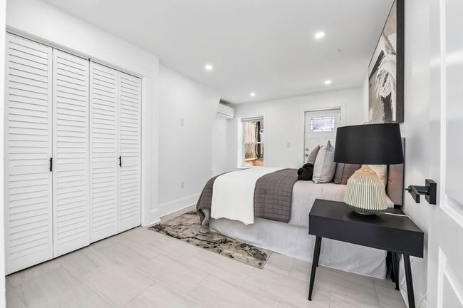 APT-1 - 162 W Concord St, Condo with 2 bedrooms, 2 bathrooms and 1 parking in Boston MA | Image 24
