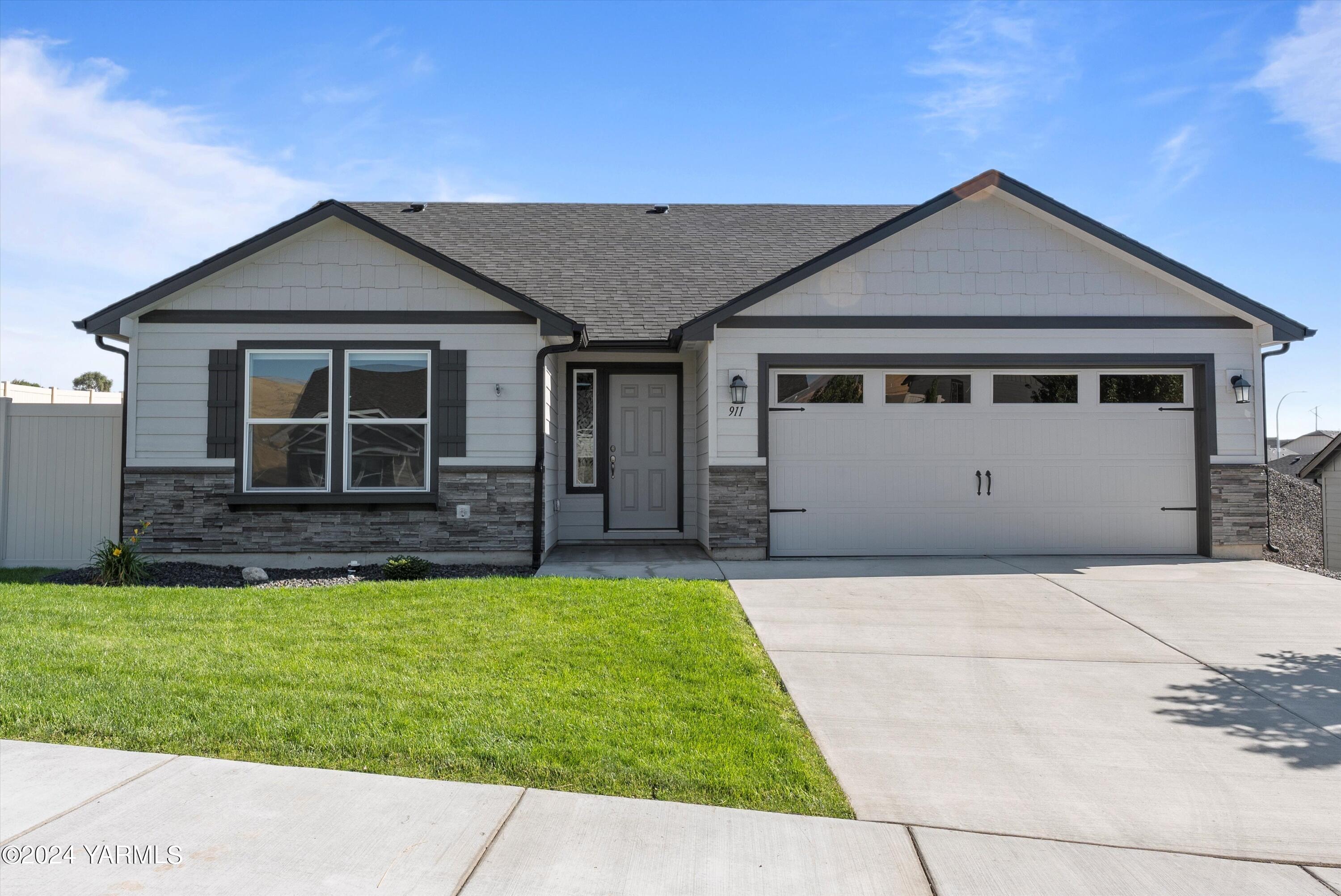 Dunegrass Way, Yakima, WA 98901