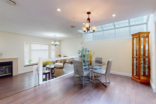 {{alt}} | Card Image