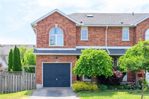 67 Pinewoods Dr, Stoney Creek, ON, L8J2T6 | Card Image