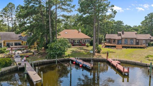 6002 Gondolier Dr, New Bern, NC, 28560-6474 | Card Image