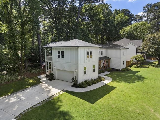 3899 Carlton Dr, House other with 4 bedrooms, 4 bathrooms and 2 parking in Chamblee GA | Image 9