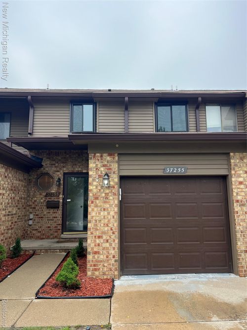 37255 Glenbrook Dr, Clinton Township, MI, 48036-2409 | Card Image