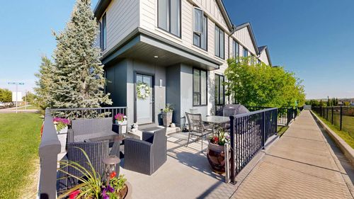 102 Drake Landing Wynd, Okotoks, AB, T1S5R1 | Card Image