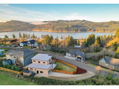 6321 Lakepointe Way, SweetHome, OR, 97386 | Card Image