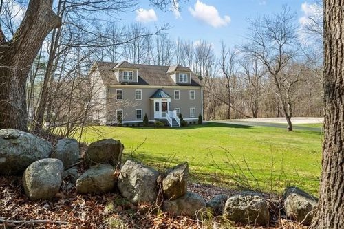 10 Sanborn Rd, Hampton Falls, NH, 03844-2406 | Card Image