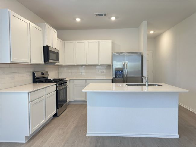 158 Cibolo Creek Loop, House other with 4 bedrooms, 3 bathrooms and null parking in Bastrop TX | Image 4