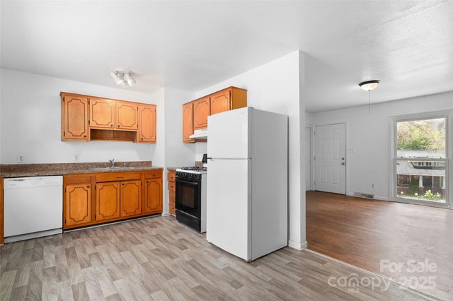 279 State St, House other with 3 bedrooms, 1 bathrooms and null parking in Asheville NC | Image 6