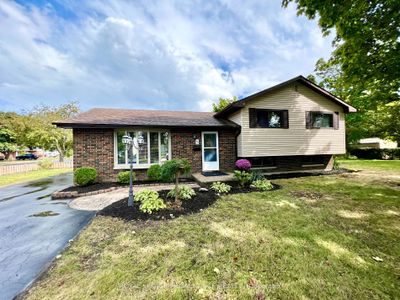 5 Westmount Dr, House other with 3 bedrooms, 1 bathrooms and 6 parking in Belleville ON | Image 1