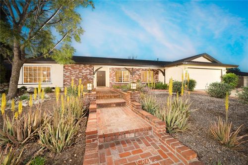 524 Mount Carmel Dr, Claremont, CA, 91711-1669 | Card Image