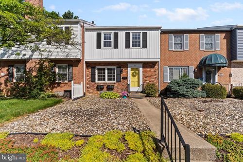 1015 Byers Ave, CHAMBERSBURG, PA, 17201-3817 | Card Image