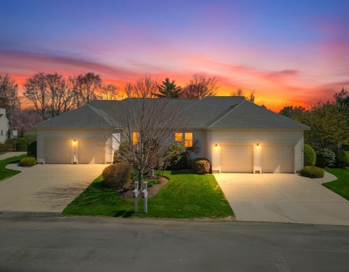 9 Pebble Beach Dr, Bedford, NH, 03110-6126 | Card Image