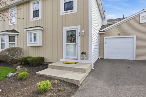 18 Hanna Ln, Webster, NY, 14580-2867 | Card Image