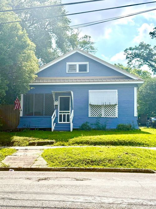 812 15th St, Orange, TX, 77630-4919 | Card Image