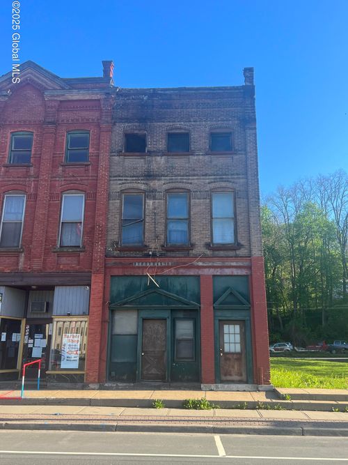 8 W Main St, Fonda, NY, 12068-4859 | Card Image