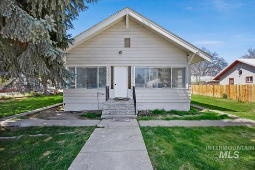 1141 Main St, Gooding, ID, 83330-1832 | Card Image