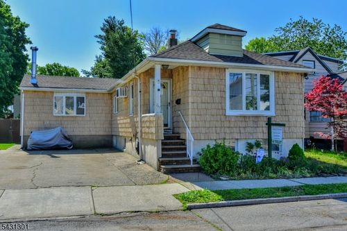 247 Grove St, Lodi, NJ, 07644-2809 | Card Image