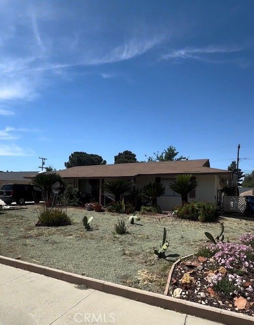 913 Cherry Hills Dr, Bakersfield, CA, 93309-2984 | Card Image