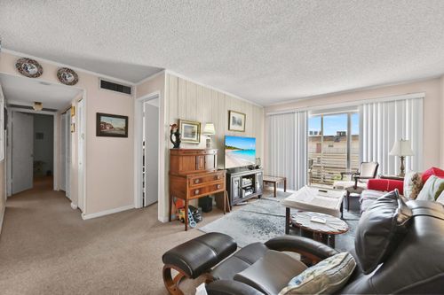 313-721 Lori Dr, Palm Springs, FL, 33461-1290 | Card Image