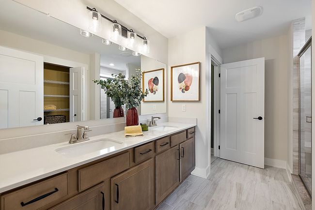 20975 Calabrese Dr, House other with 4 bedrooms, 3 bathrooms and null parking in South Lyon MI | Image 4