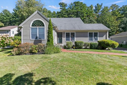26 Evergreen Farms Rd, Scarborough, ME, 04074-8376 | Card Image