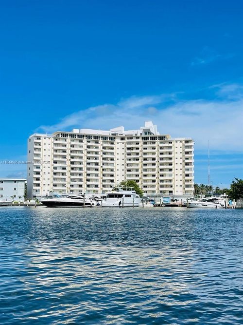 apt-508-7904 West Dr, North Bay Village, FL, 33141-5519 | Card Image