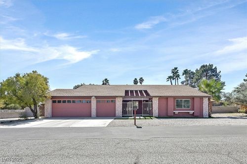 2221 Mohawk St, Las Vegas, NV, 89146-3311 | Card Image