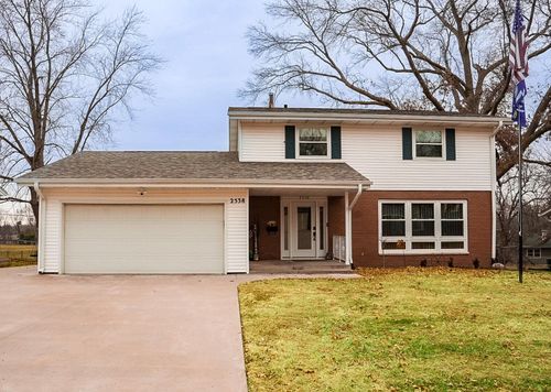 2538 E Garfield St, Davenport, IA, 52803-2244 | Card Image