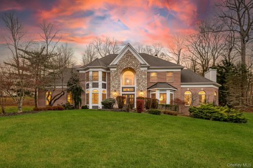 22 Golden Rd, Montebello, NY, 10901-3221 | Card Image