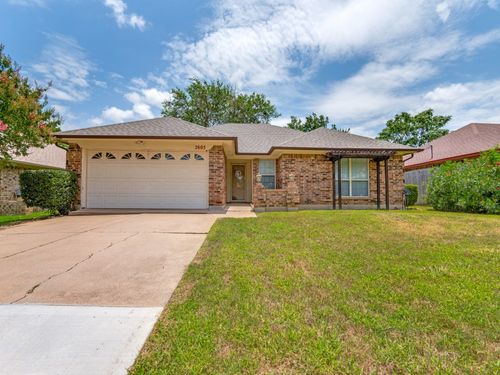 2605 Typhon Dr, Grand Prairie, TX, 75052-4728 | Card Image