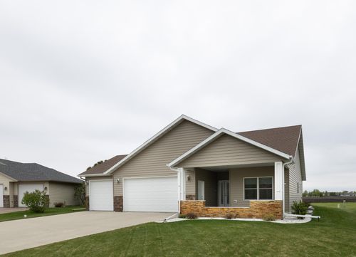 647 43 1/2 Ave S, Moorhead, MN, 56560-6764 | Card Image