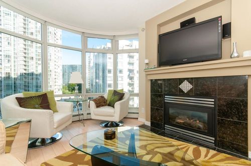 905-1199 Marinaside Crescent, Vancouver, BC, V6Z2Y2 | Card Image