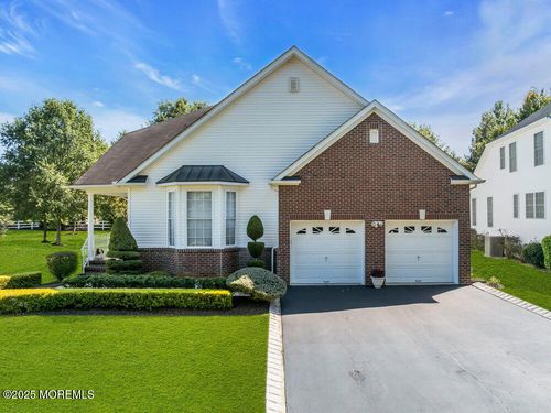 142 Scarborough Way, Marlboro, NJ, 07746-2451 | Card Image